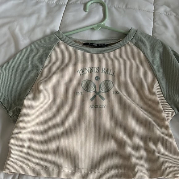 Reason for selling: gifted by a friend but ended up being too small - Picture 2 of 2